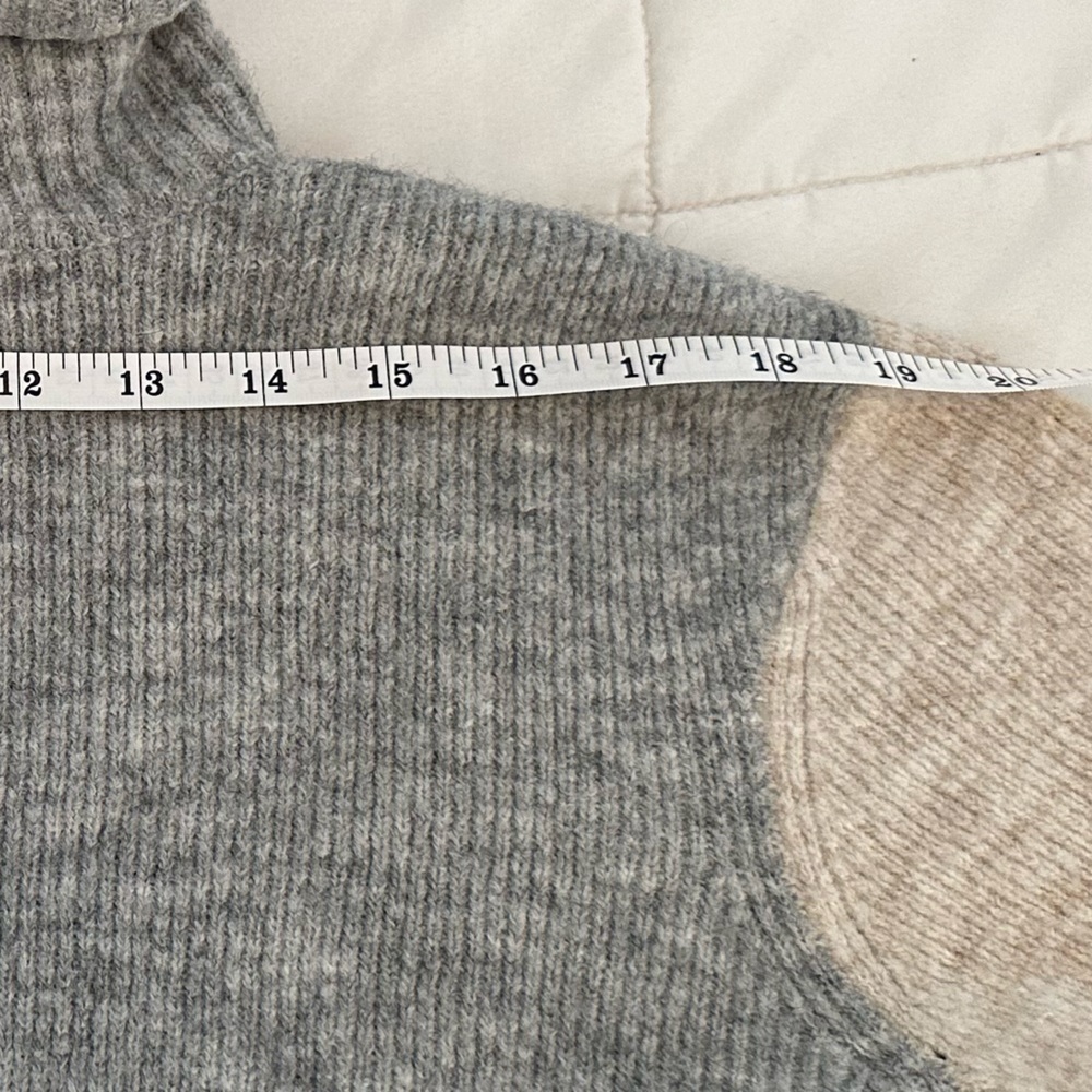 Refine Colorblock Sweater - Picture 10 of 10